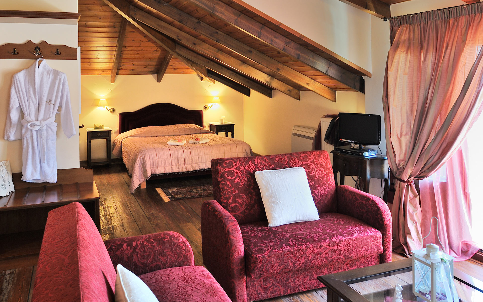 Konitsa Mountain Hotel-Junior suite.jpg