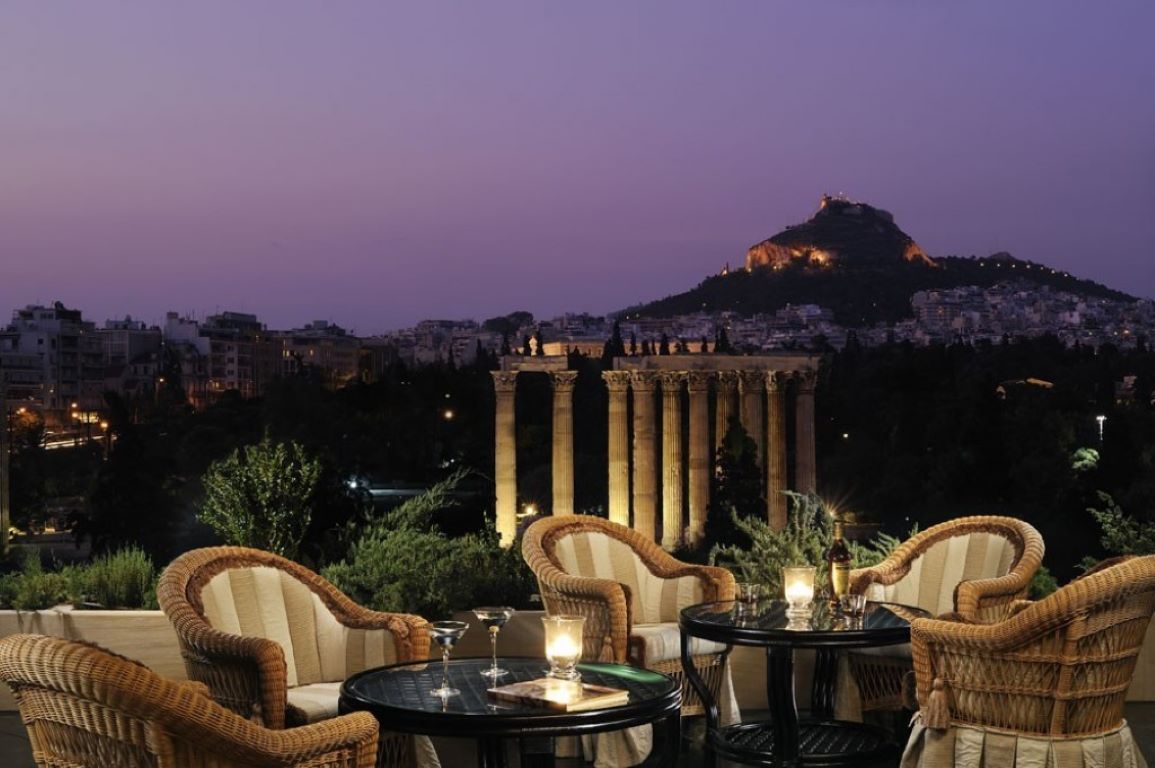 Royal Olympic Hotel Athens-Bar na krovu.jpg