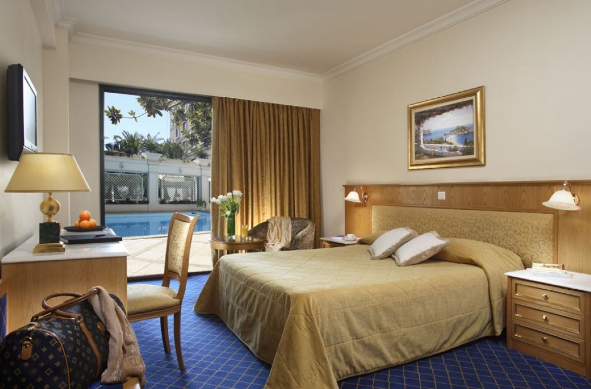 Royal Olympic Hotel Athens-Executive soba.jpg