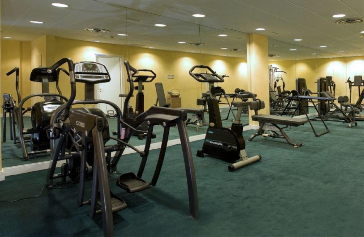 Royal Olympic Hotel Athens-Teretana.jpg