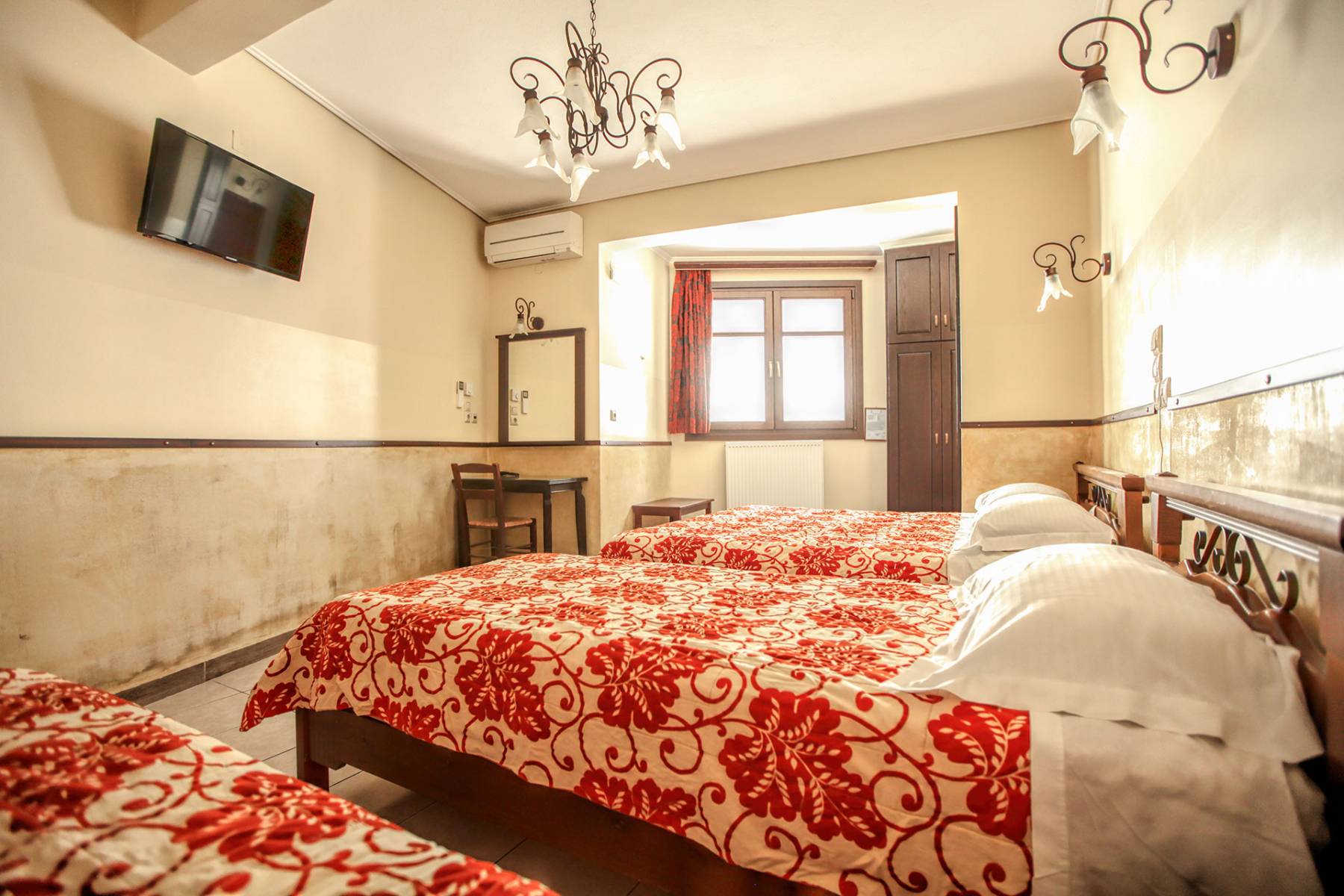 Alsos House Kalabaka-Porodicna soba.jpg