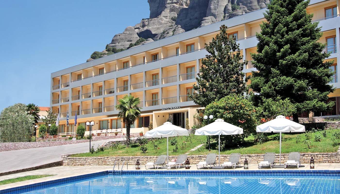 Divani Meteora Hotel-Hotel spolja.jpg