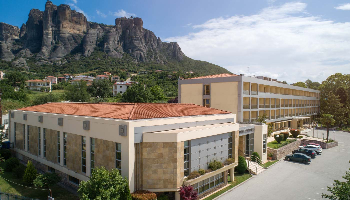 Divani Meteora Hotel-Zgrada hotela.jpg