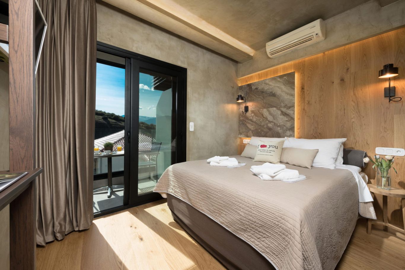 Tsikeli Boutique Hotel Meteora-Mountain soba.jpg
