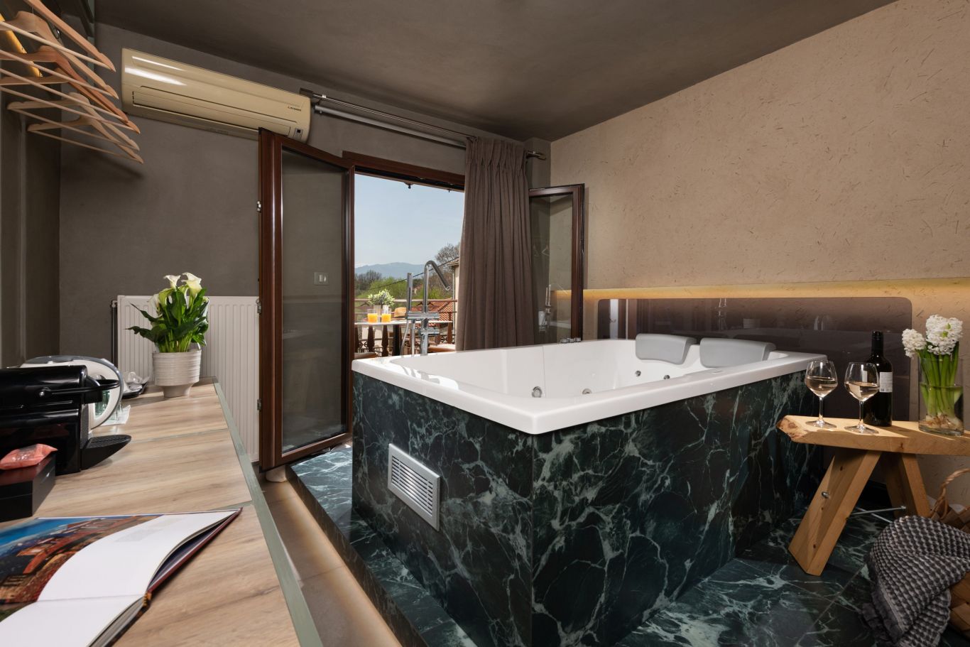 Tsikeli Boutique Hotel Meteora-The Wood Junior Suite.jpg