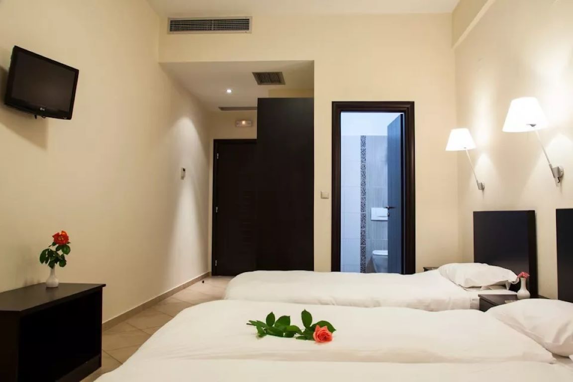 Meteoritis Hotel-Deluxe trokrevetna soba.jpg