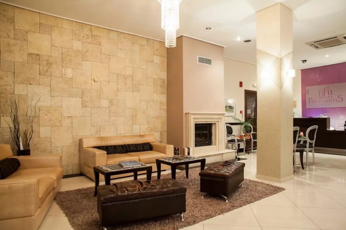 Meteoritis Hotel-Lobby.jpg