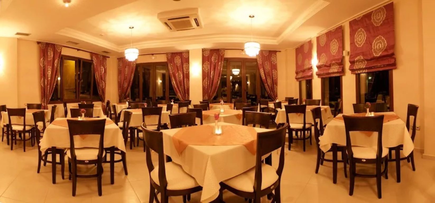 Meteoritis Hotel-Restoran.jpg