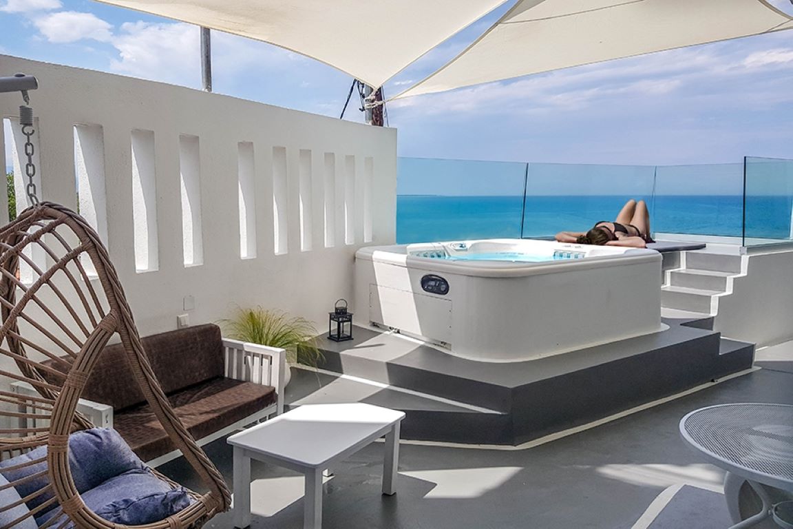 Panorama Suites & Spa-Deluxe soba.jpg