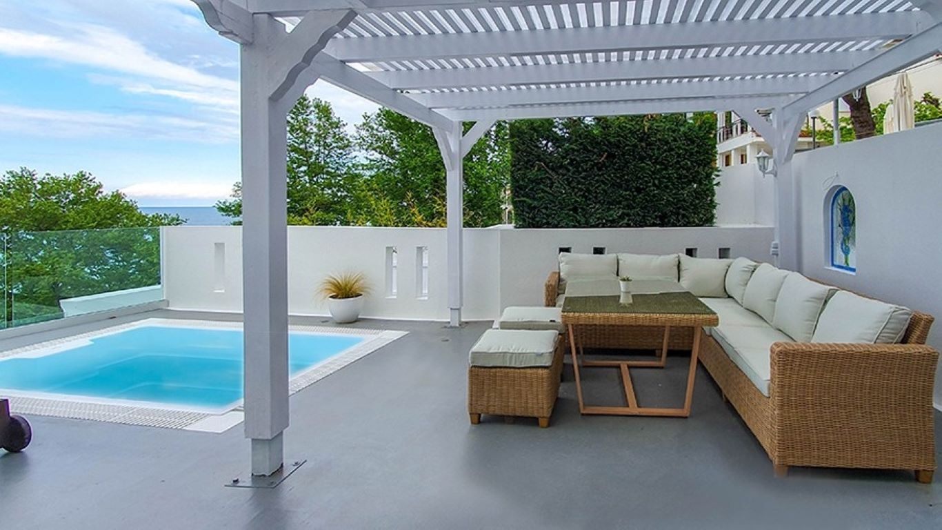 Panorama Suites & Spa-Grand suite bazen.jpg