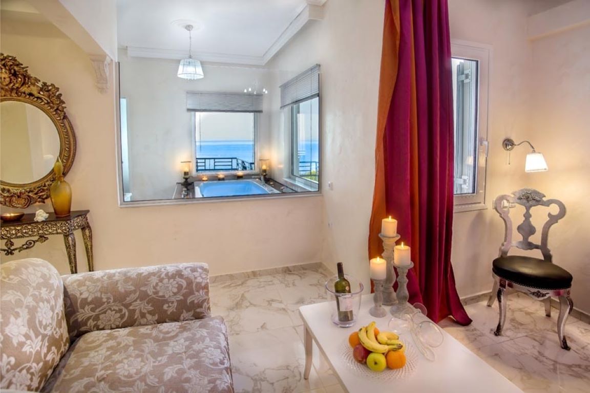 Panorama Suites & Spa-Panoramic suite.jpg