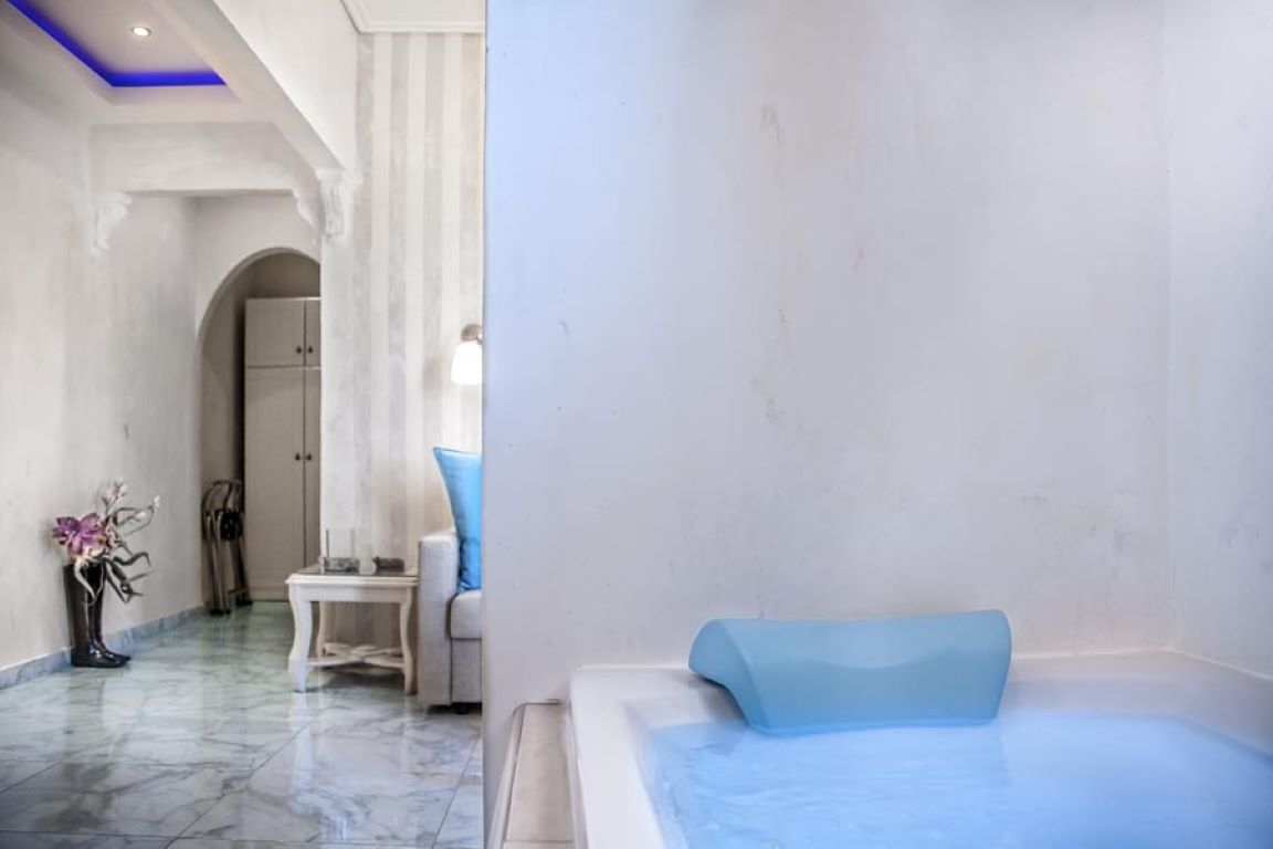 Panorama Suites & Spa-Secret Spa suite.jpg