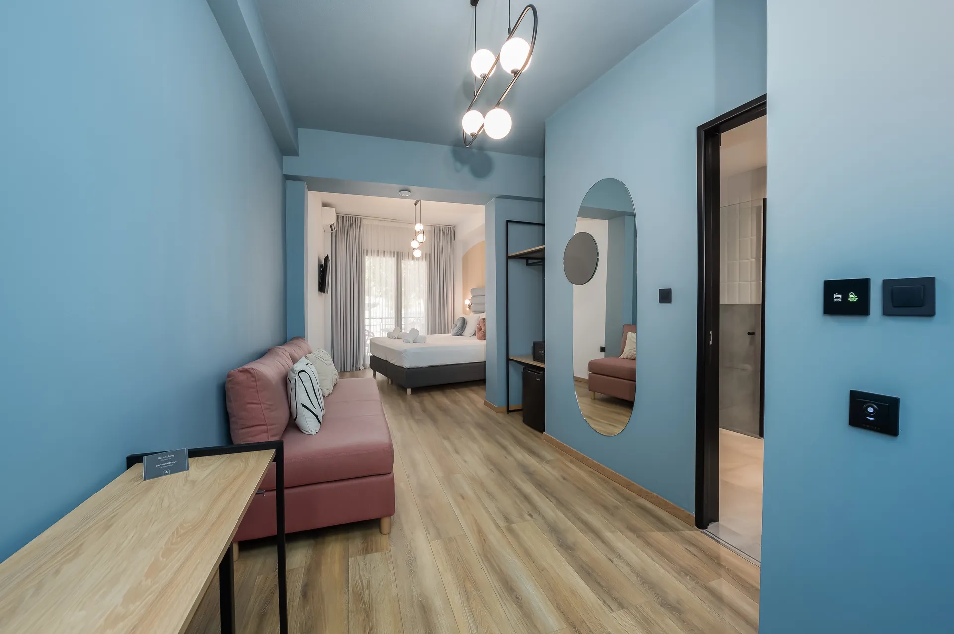 Centro Hotel Ioannina-Junior suite sa balkonom.jpg