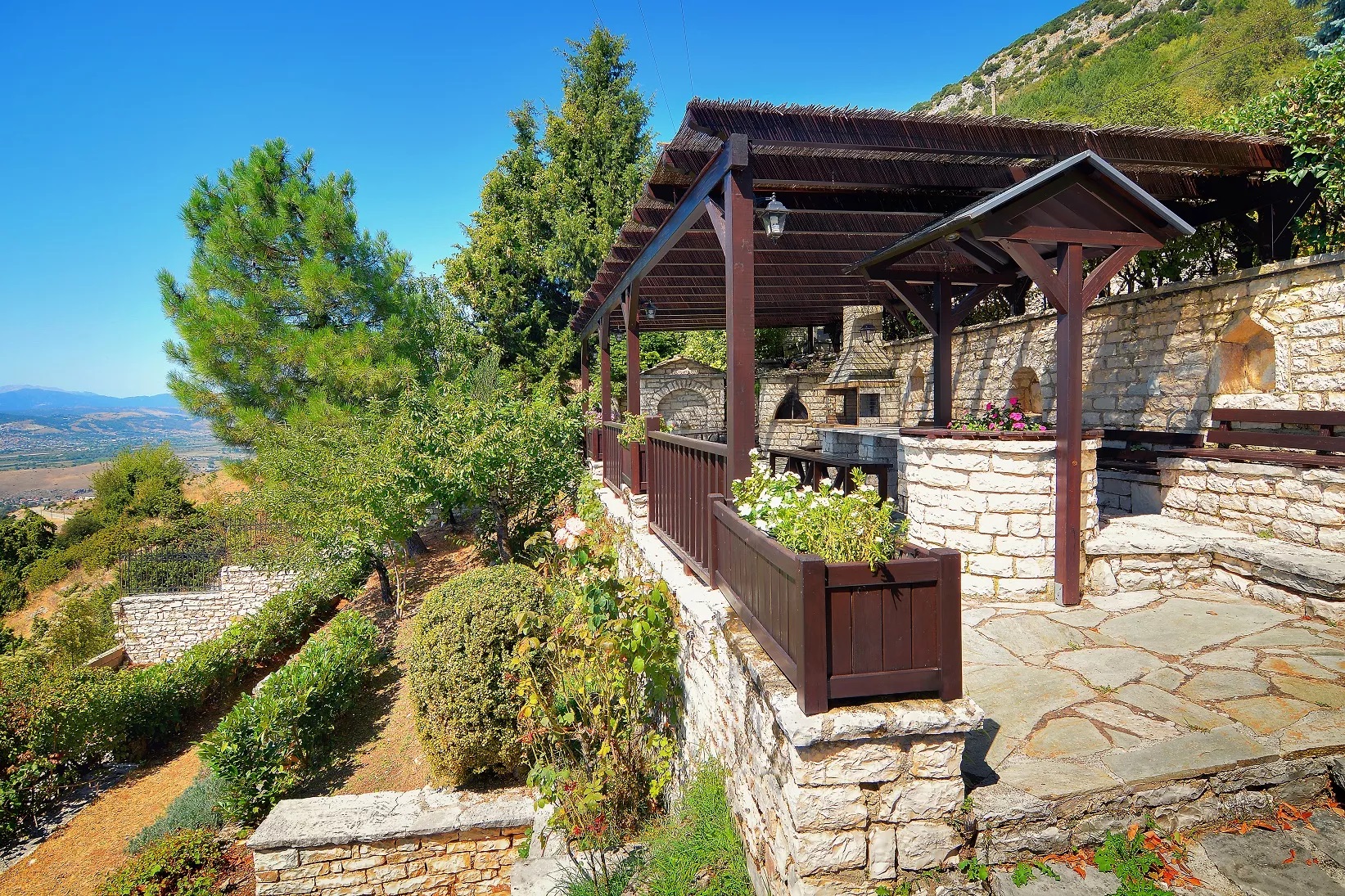 Infinity VIlla Ioannina-Prostor za rostilj.jpg