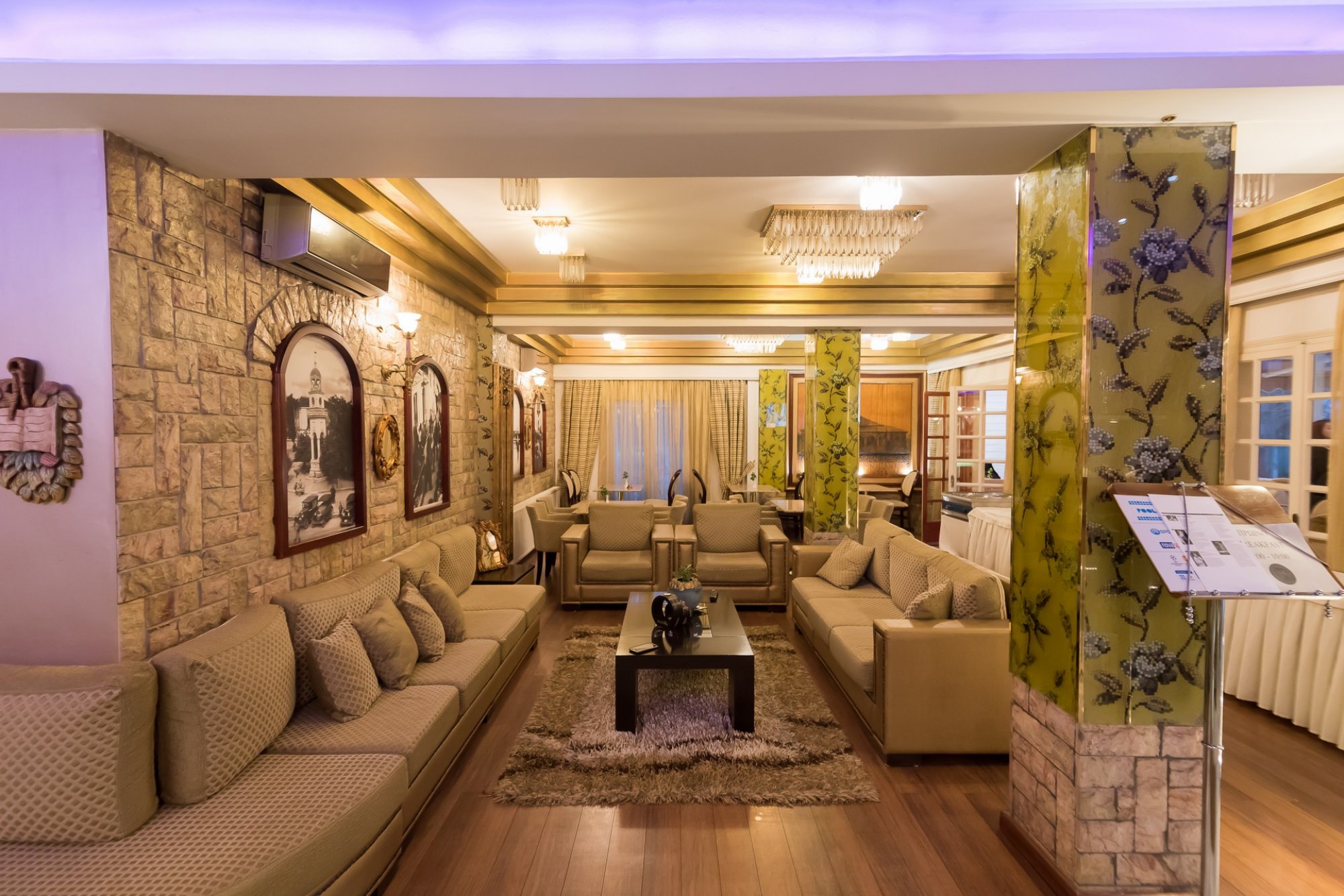 Krikonis Hotel Ioannina-Lobby.jpg