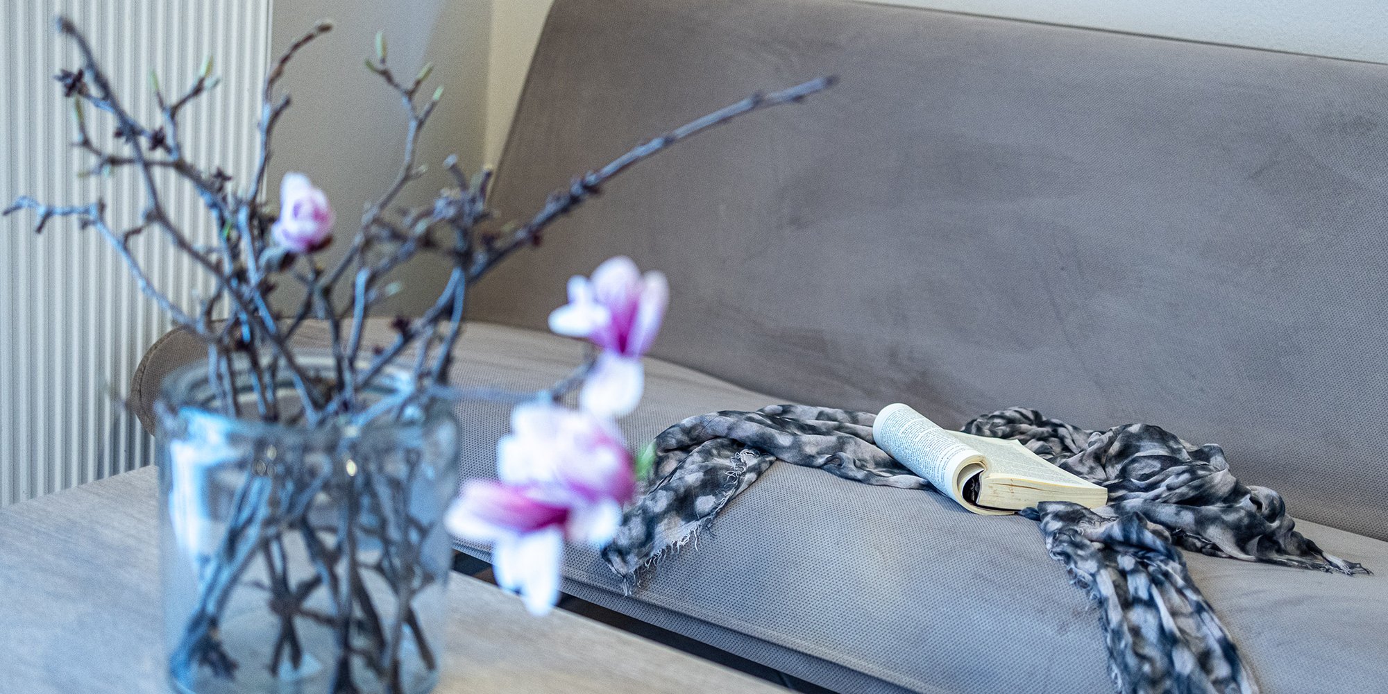 Nantin Hotel Ioannina-Urban superior soba sofa.jpg