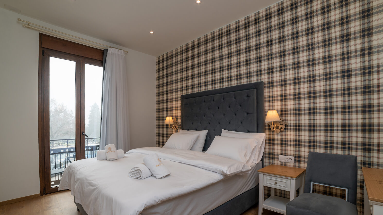 Hotel Brettania-Porodican dvosoban suite spavaca soba.jpg