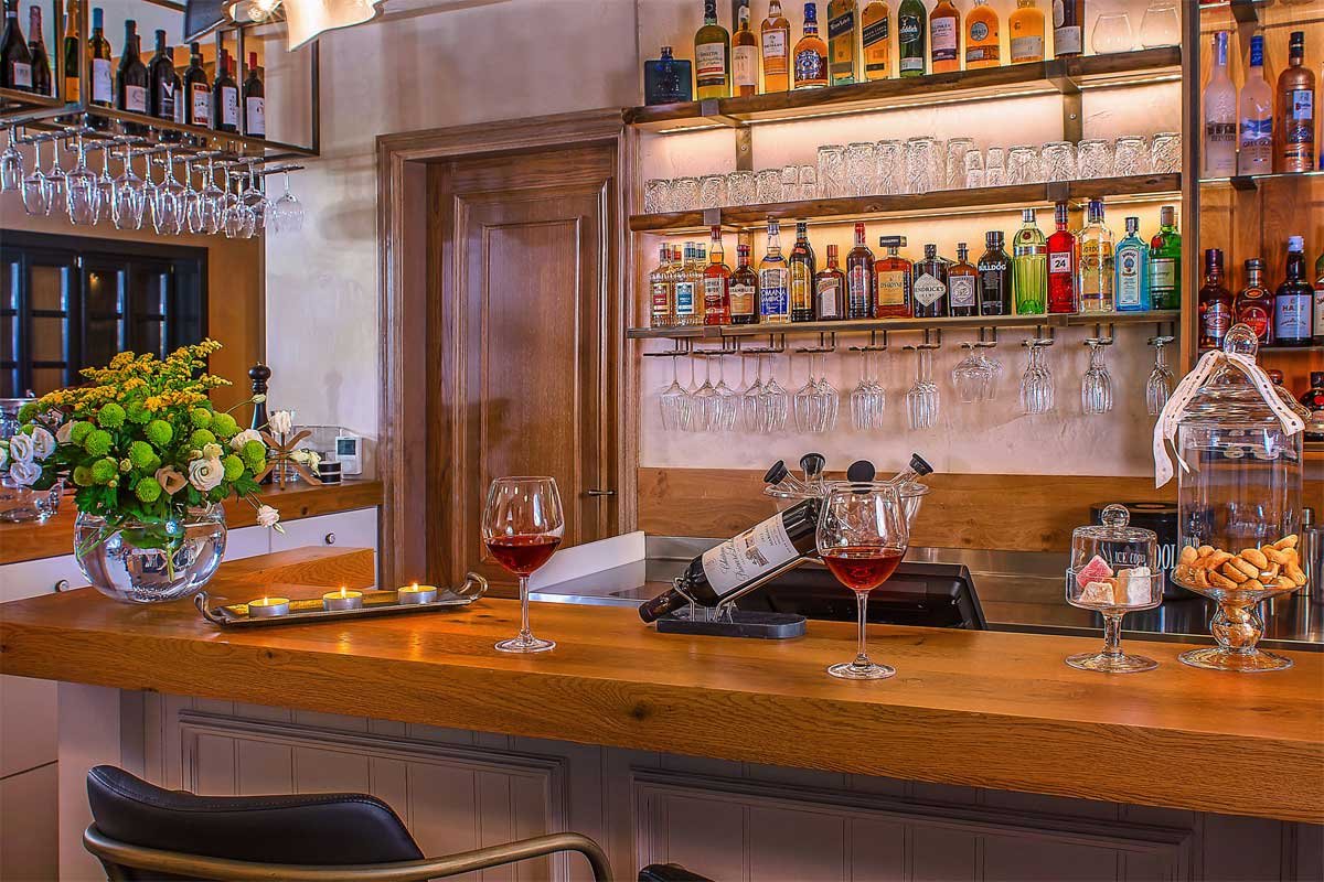 Kores Boutique Hotel & Spa Ioannina-Bar.jpg