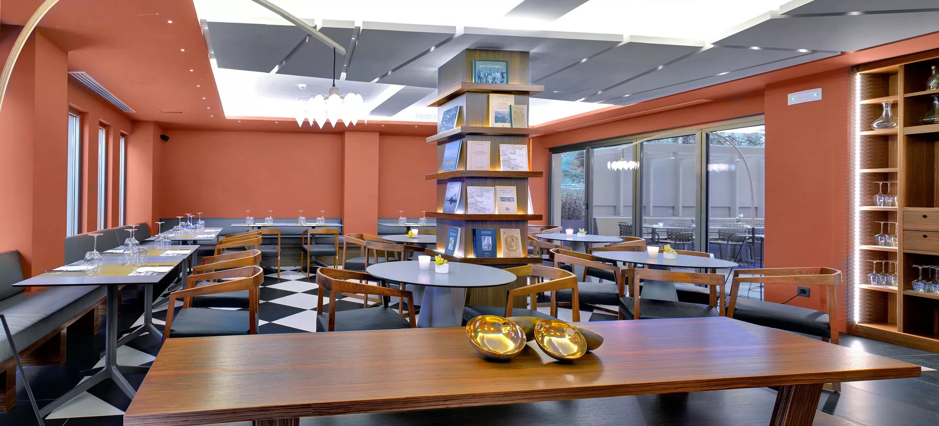Lake Spirit Hotel Ioannina-Kafe bistro.jpg