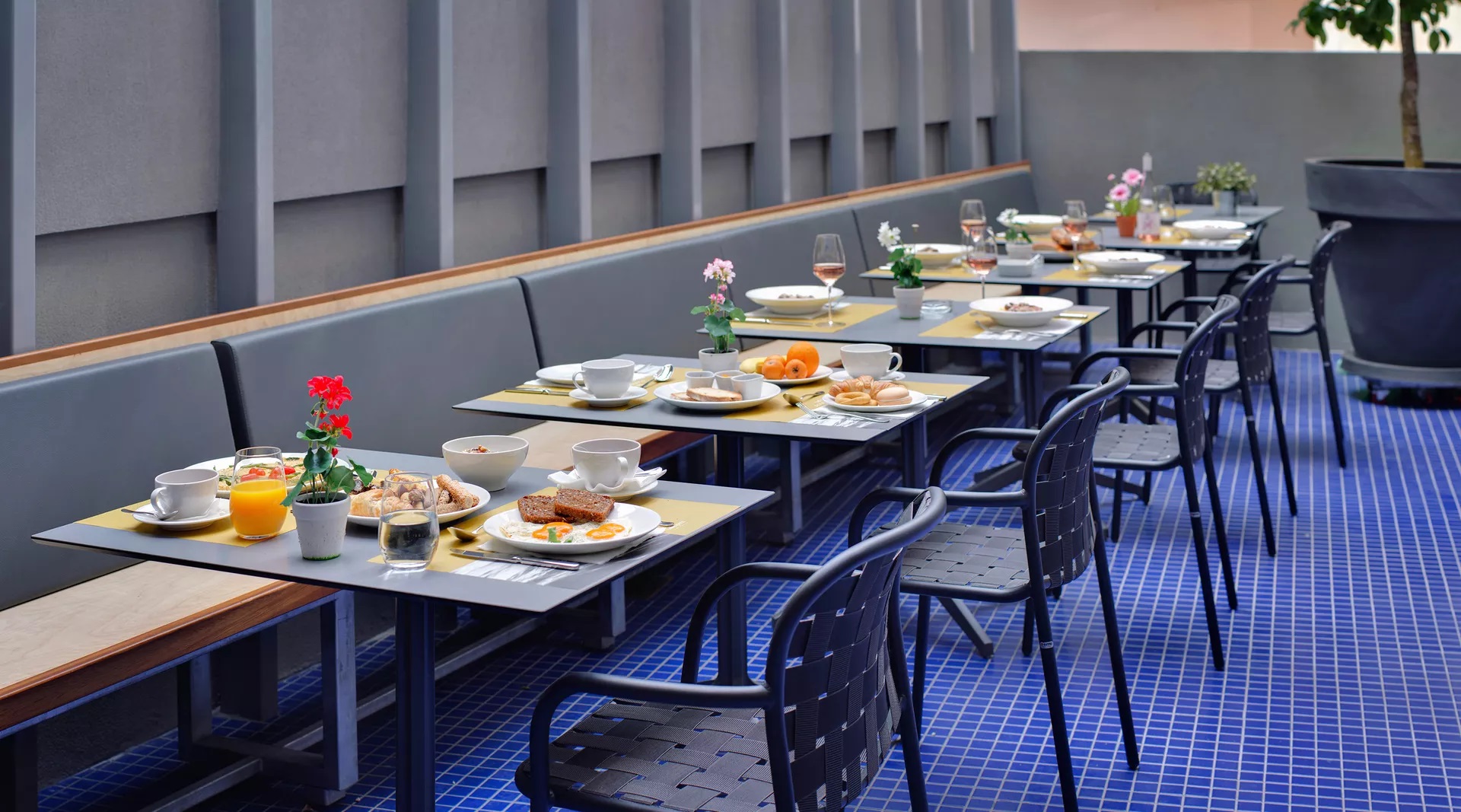 Lake Spirit Hotel Ioannina-Terasa restorana.jpg