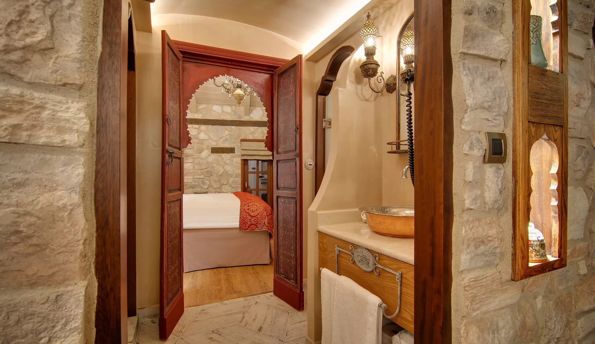 Kamares Boutique Hotel & Spa Ioannina-Executive suite spavaca soba.jpg