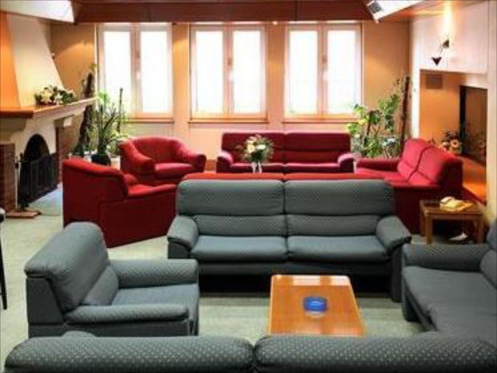Grand Palladion Hotel-Lobby.jpg