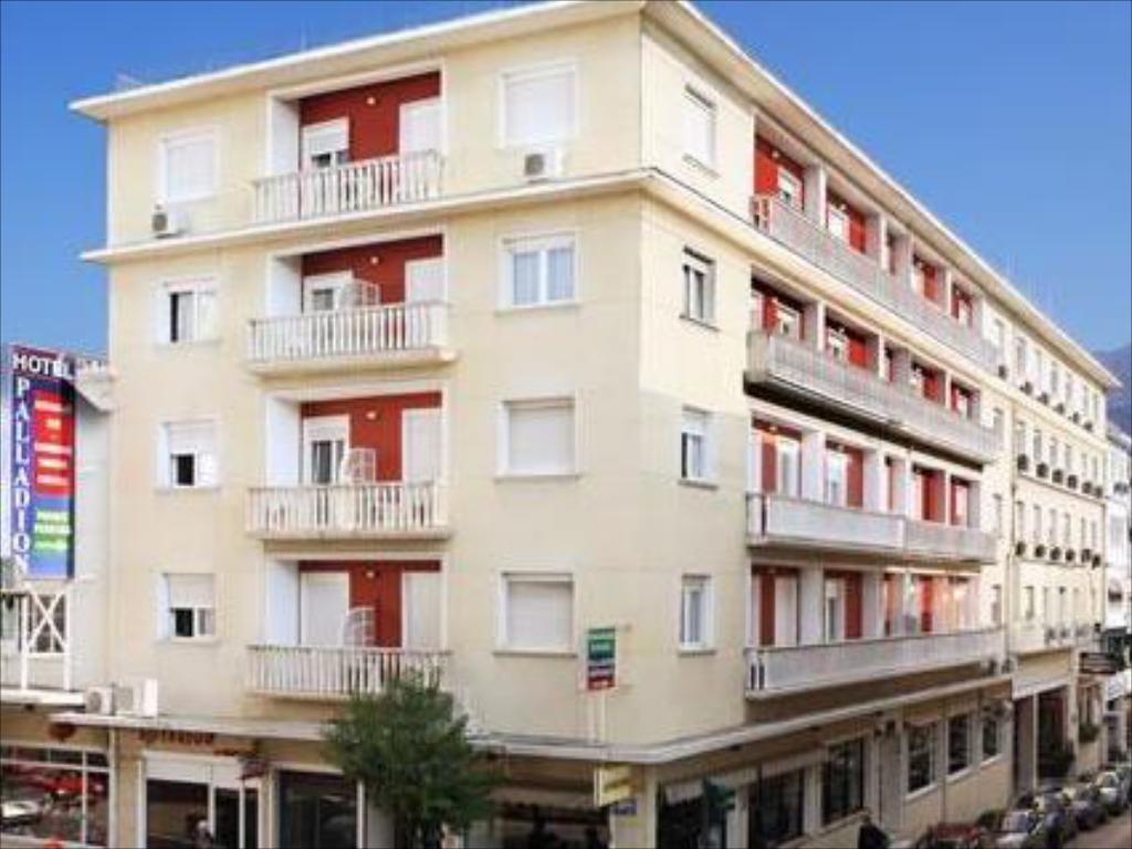 Grand Palladion Hotel-Spoljasnji izgled.jpg