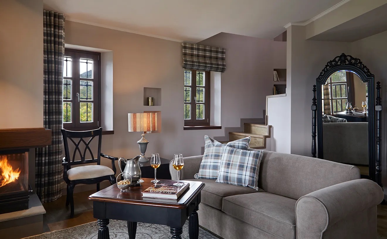 Mount Grace Suites & Spa Zagori-Superior suite balkon split level.jpg