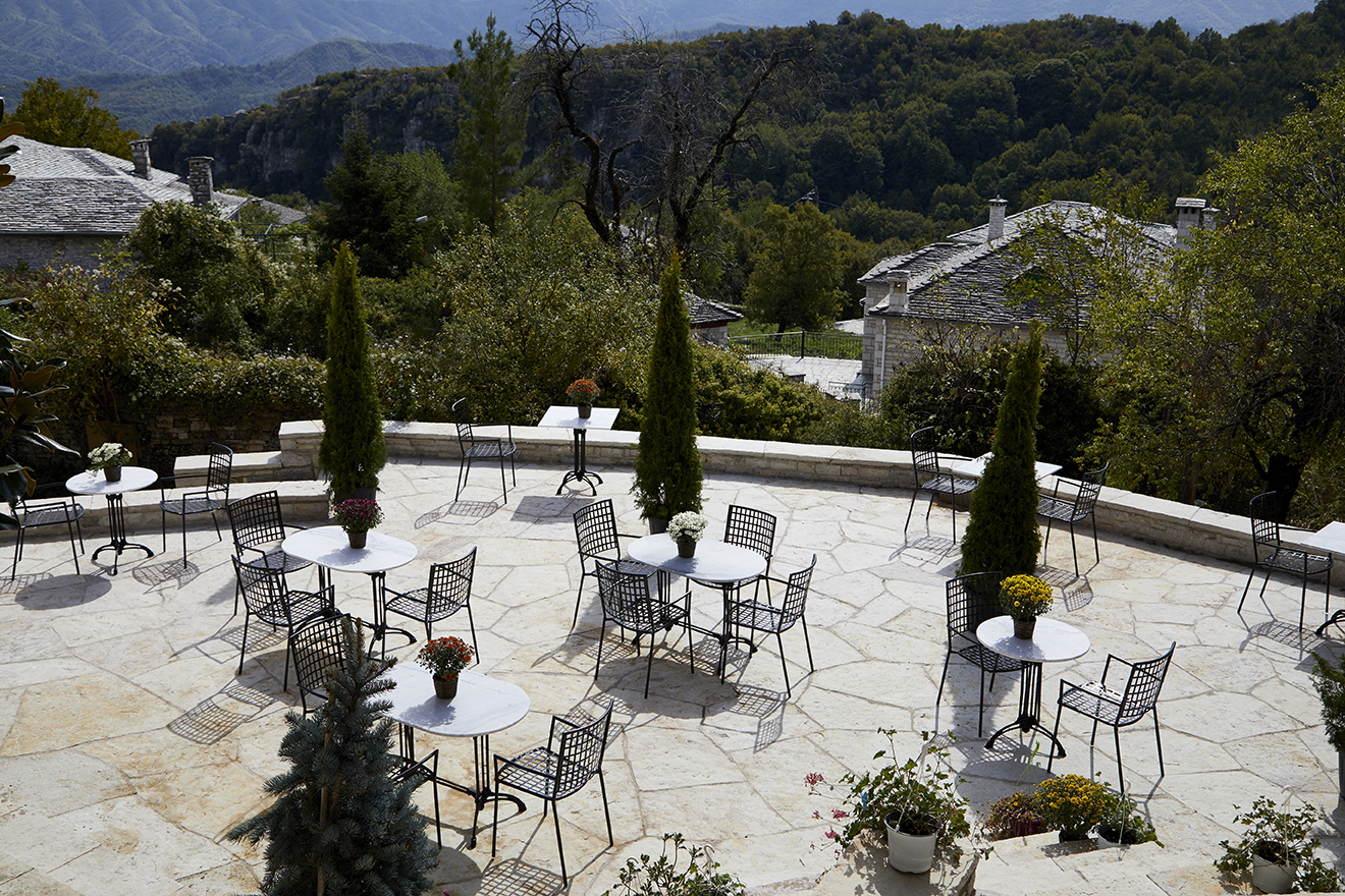 Mount Grace Suites & Spa Zagori-Terasa.jpg