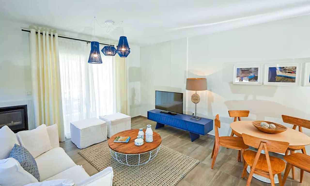 Olivia Sports & Sea Resort Volos-Deluxe vila.jpg