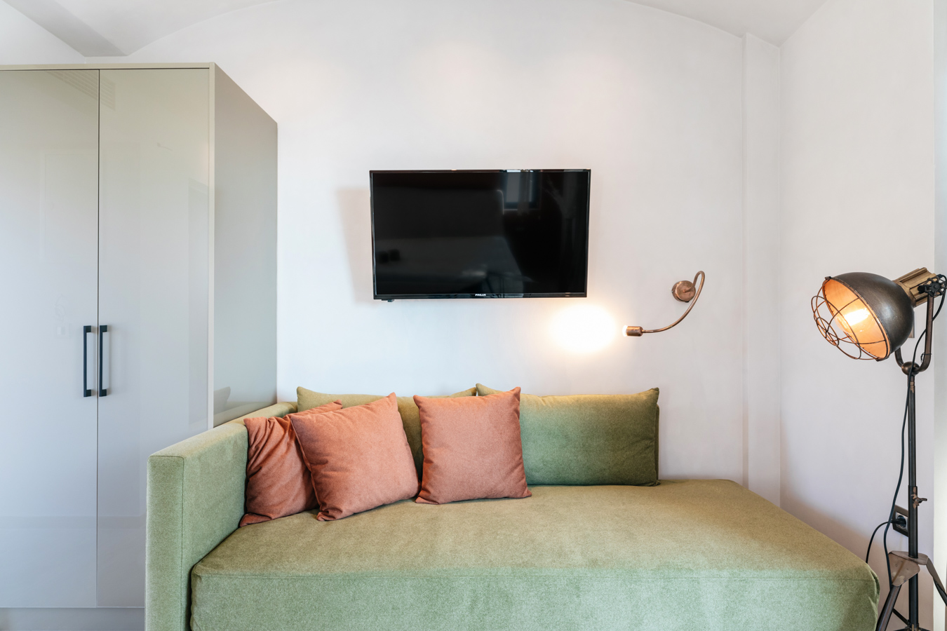 Hotel Cocooning Suites by Blue Carpet trokrevetni apartman sa pogledom na more.jpg