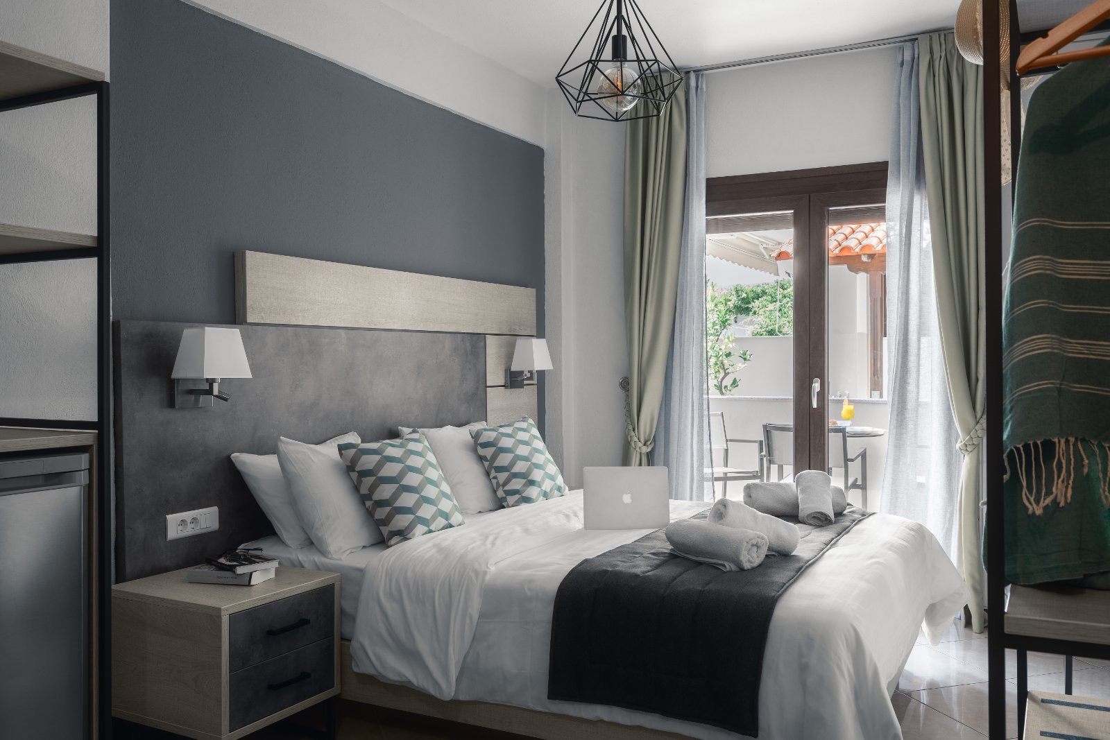 Meliton Inn Hotel & Suites porodična soba.jpg
