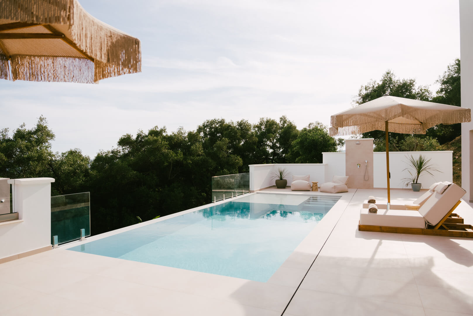 Merelia Exclusive Villas bazen.jpg