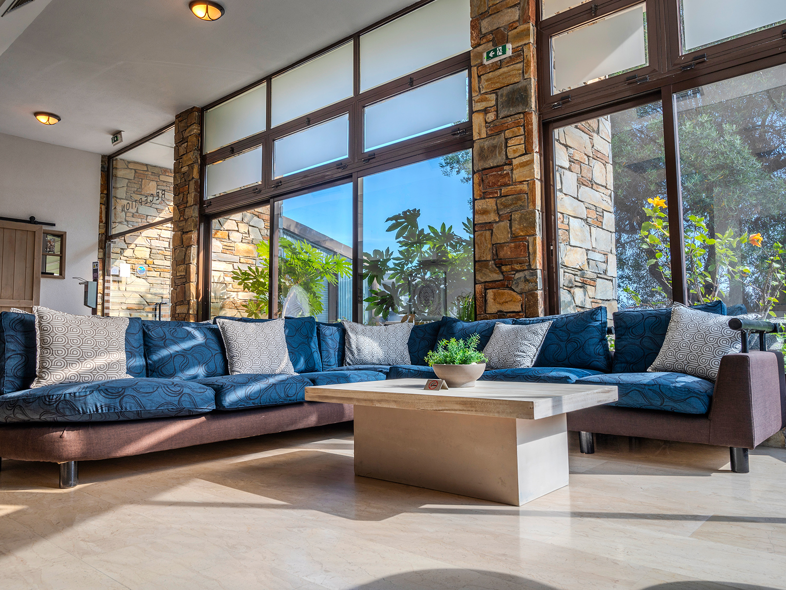 Dionysos Hotels & Studios lobi.jpg