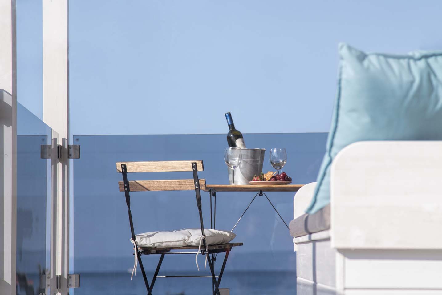 Ananda Homes balkon sa pogledom na more.jpg