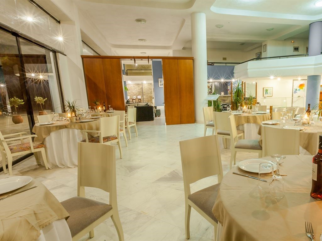 Kassandra Mare hotel restoran.jpg