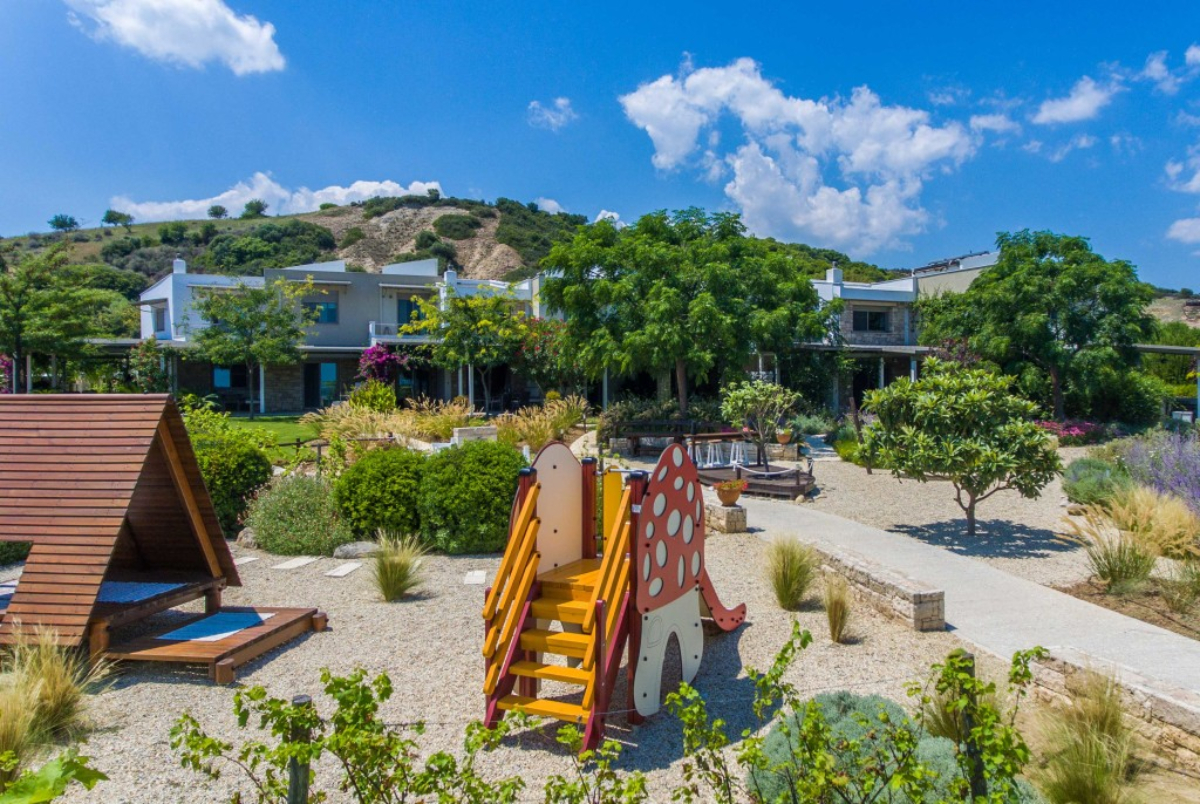 Ammouda Villas dečije igralište.jpg