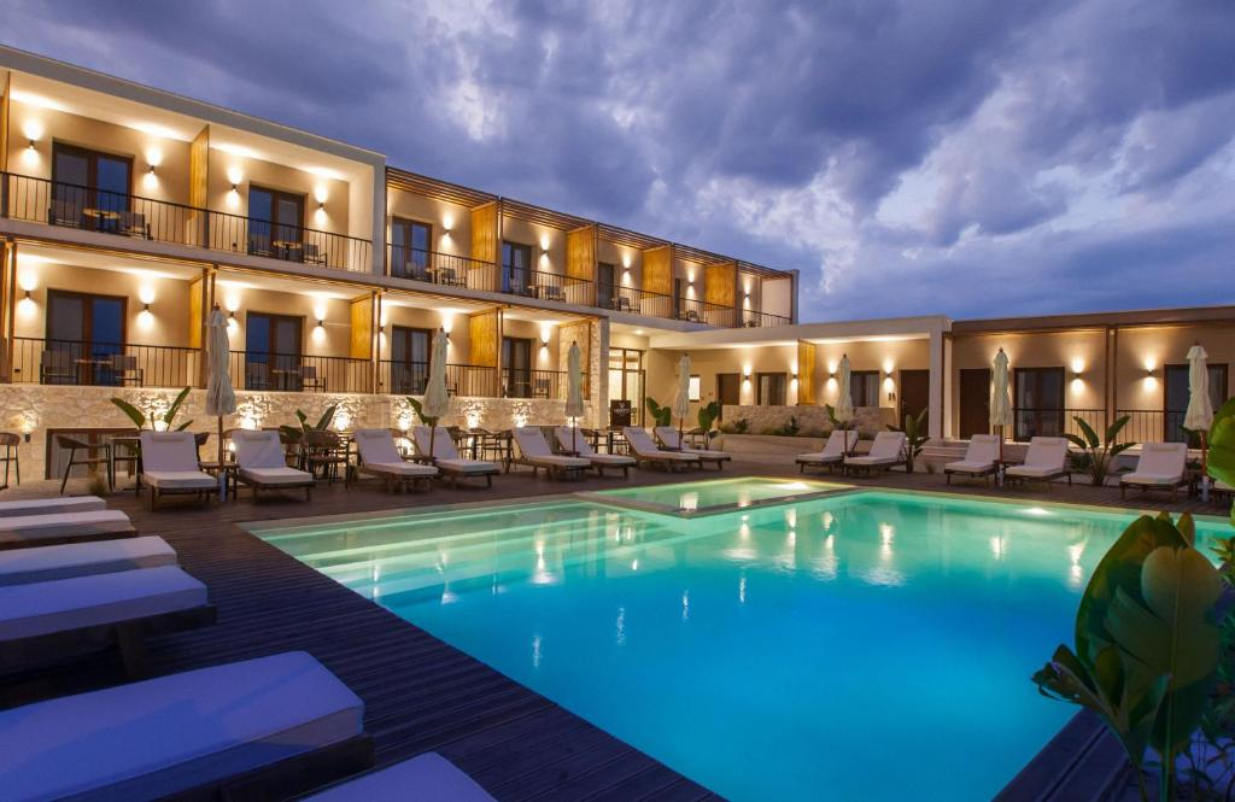 Hotel Verano Afytos spoljni izgled.jpg