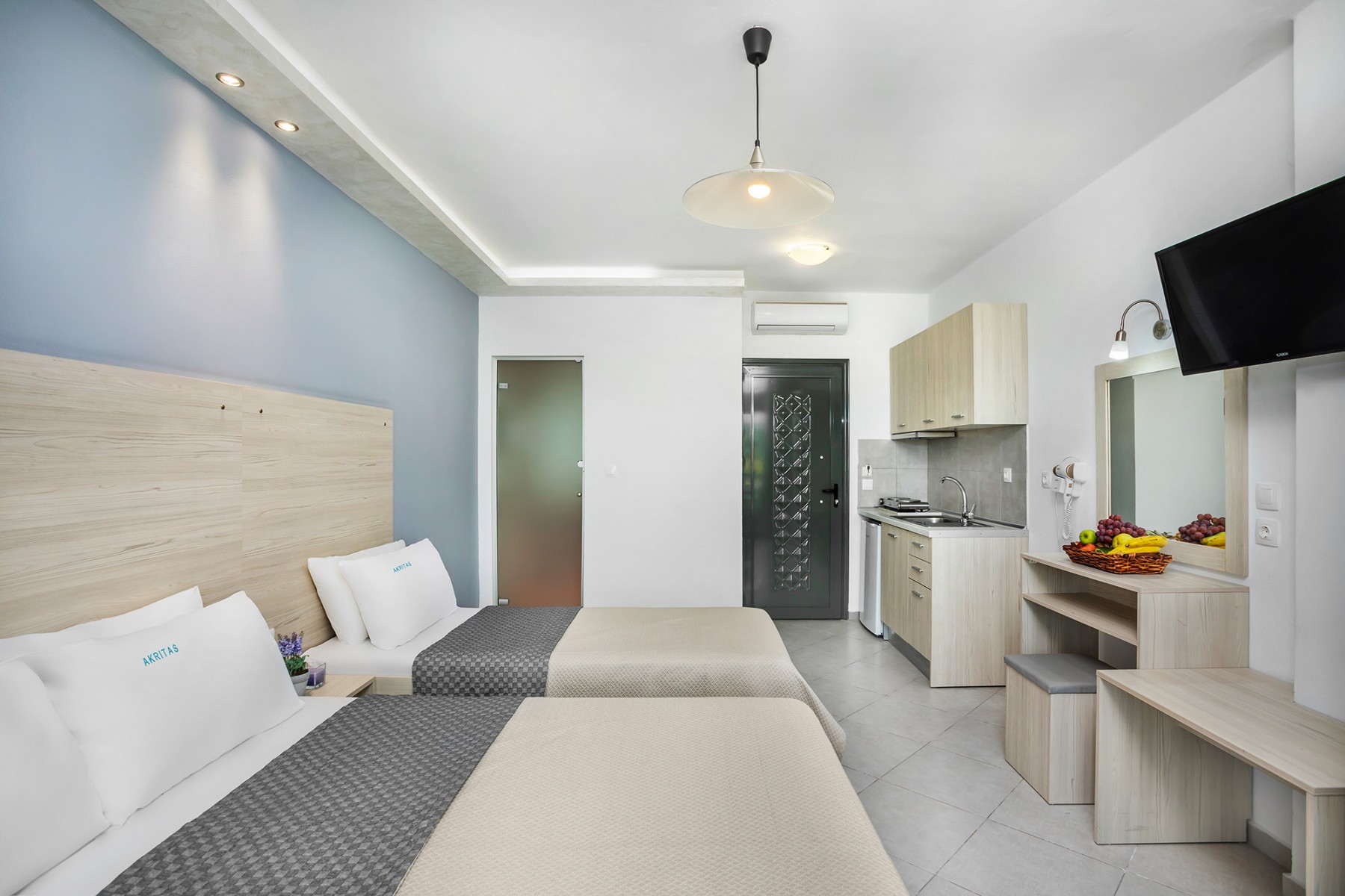 Hotel Akritas trokrevetna soba.jpg