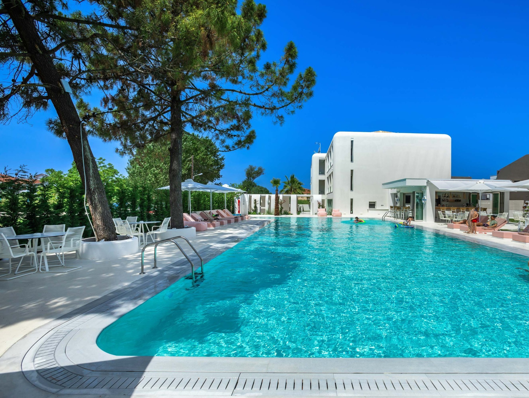 Cocoons Luxury Suites & Villas izgled bazena.jpg