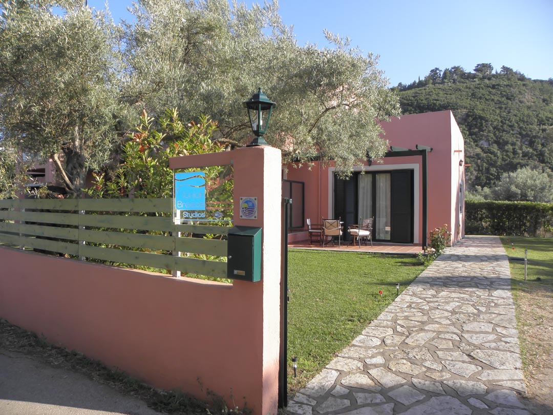 Ionian Breeze Studios Lefkada-Prilaz hotelu.jpg