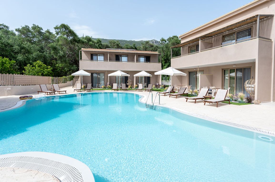 Scarabeo Hotel & Villas Parga-Bazen.jpg