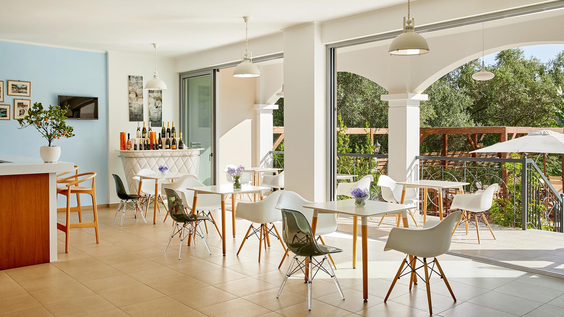 Sappho Hotel-Snek bar.jpg