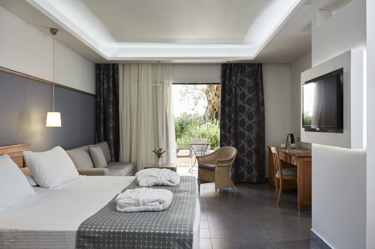 Apollo Corfu Palace-Junior suite.jpg