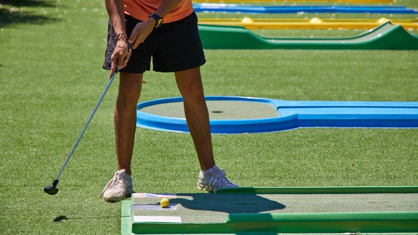 Apollo Corfu Palace-Mini golf.jpg