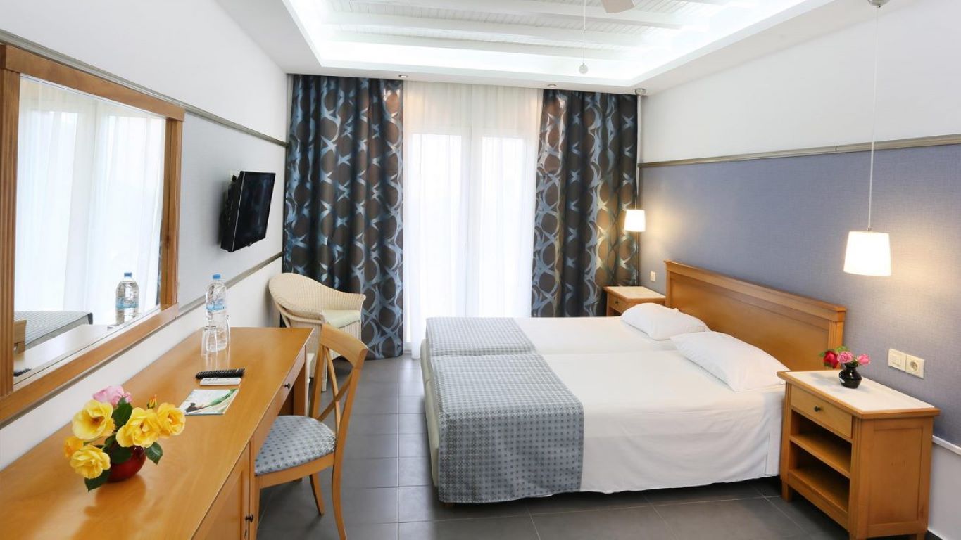 Apollo Corfu Palace-Standardna soba.jpg