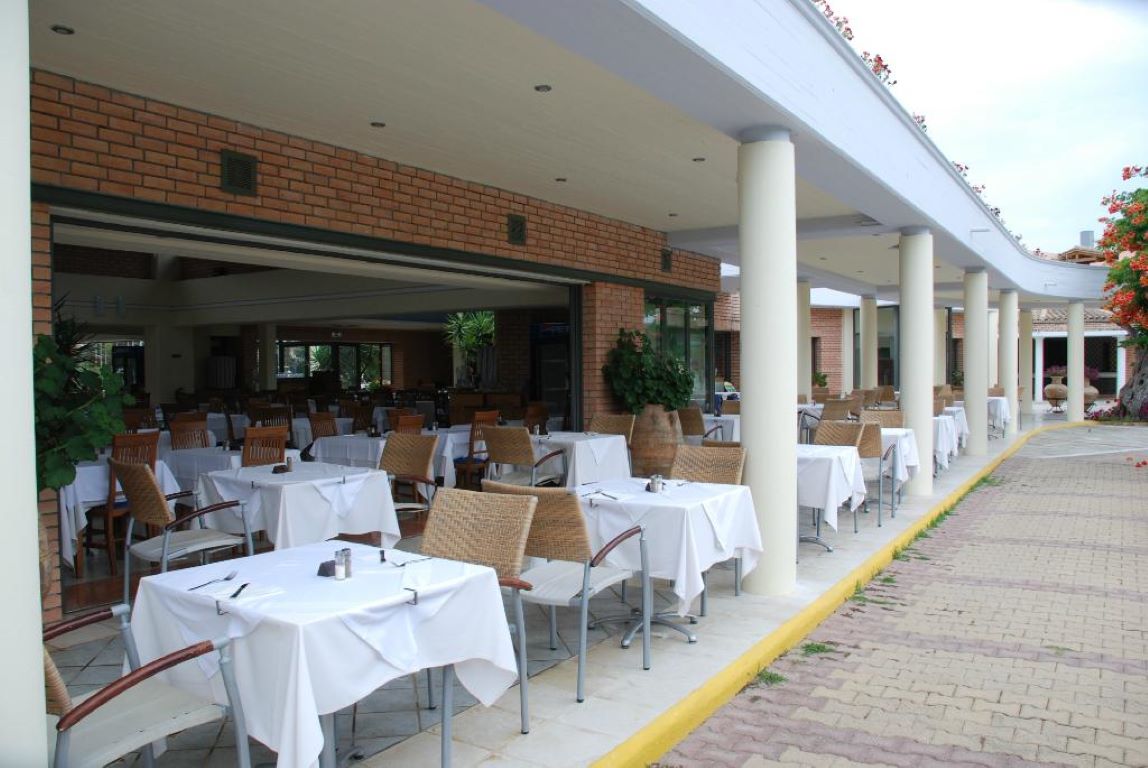 Apollo Corfu Pallace-Terasa restorana.jpg