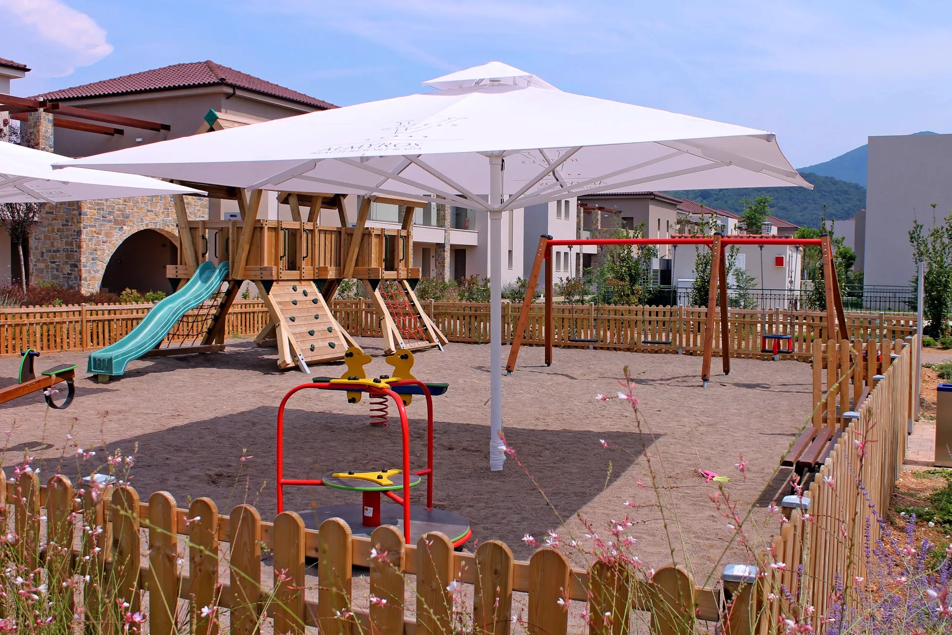 Almyros Beach Resort & Spa-Decije igraliste.jpg