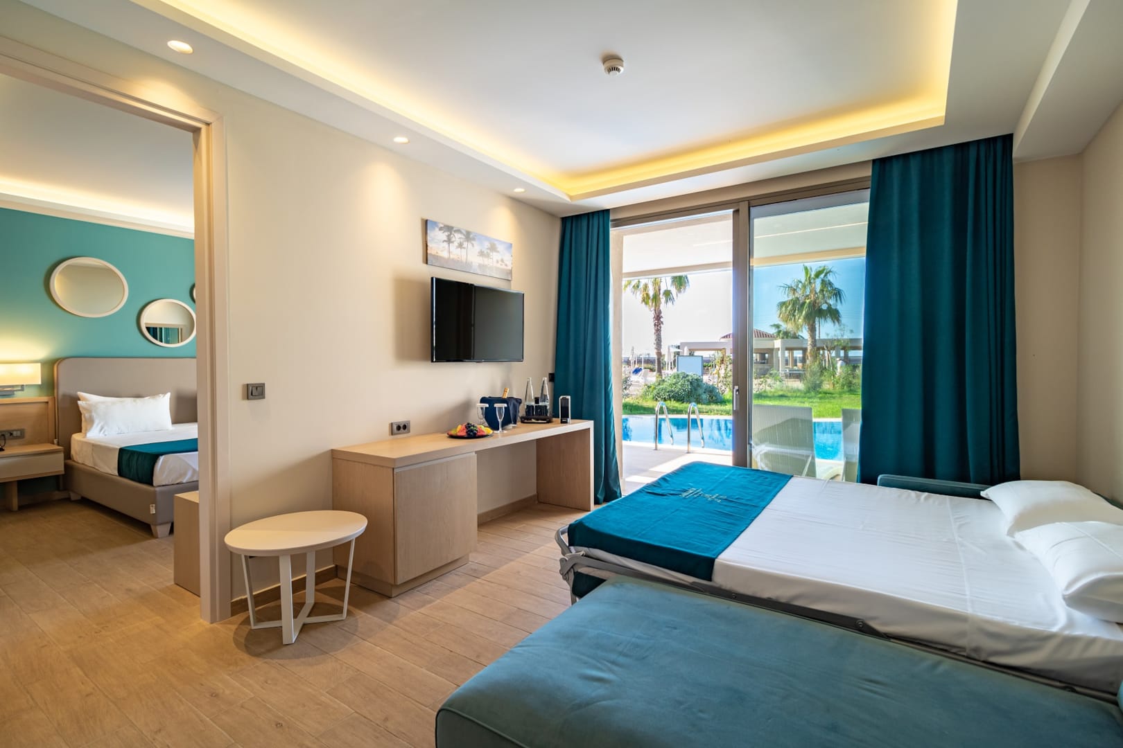 Almyros Beach Resort & Spa-Jednosoban suite.jpg