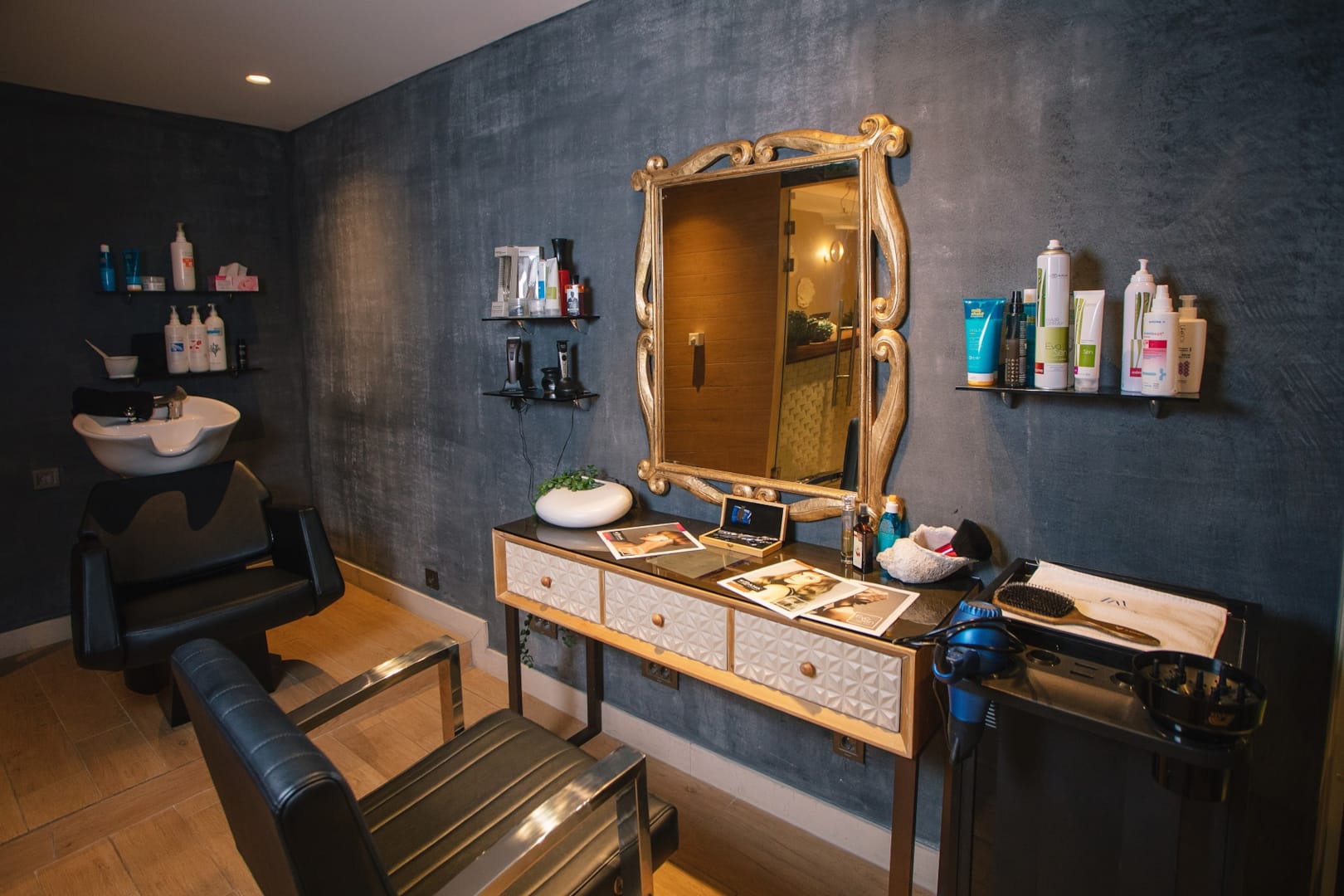 Hotel Almyros Beach Resort & Spa-Kozmeticki salon.jpg